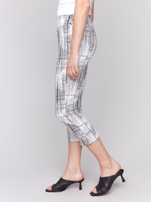 Charlie B Geo Printed Stretch Pull On Capri Pant