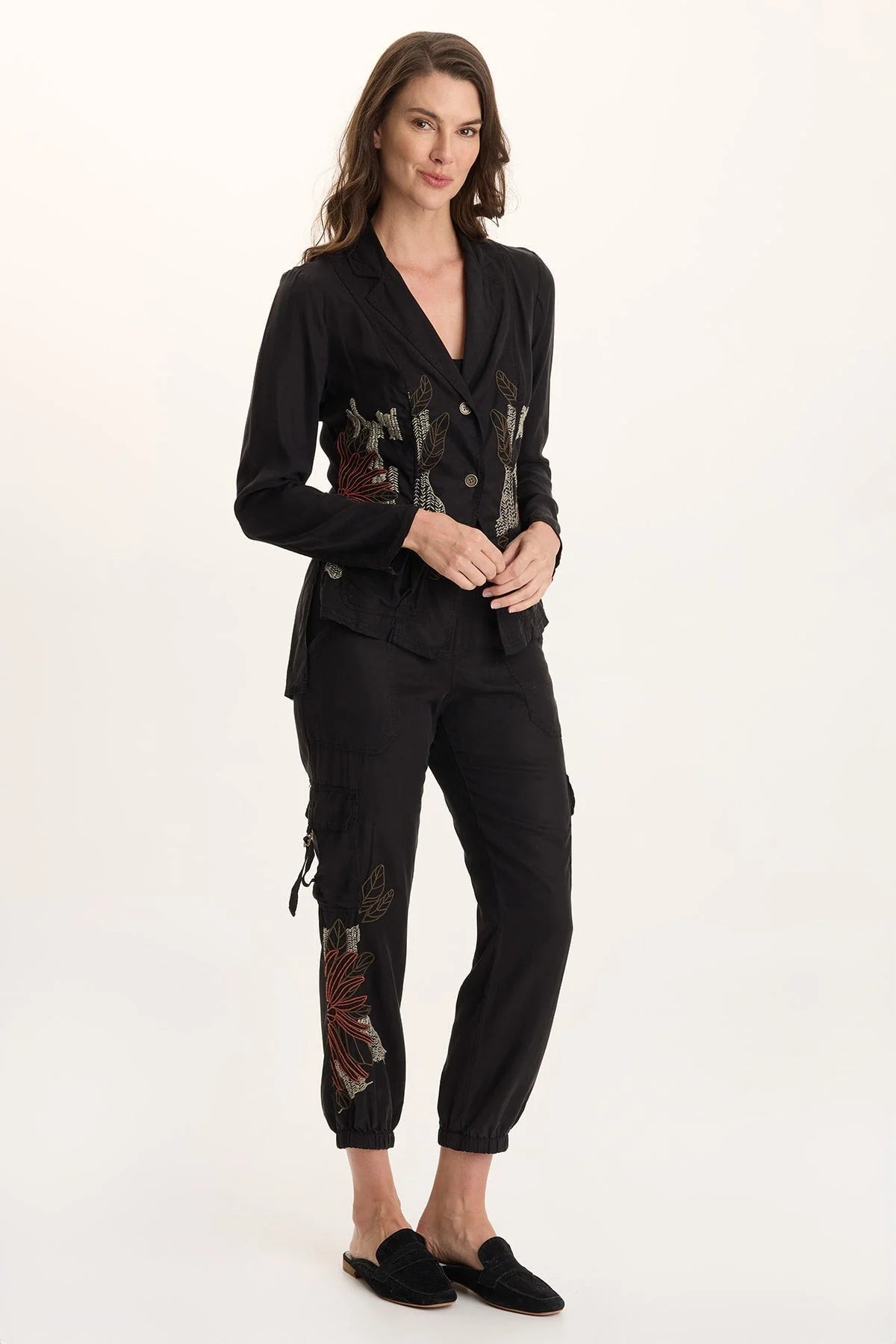 XCVI DARRI EMBROIDERED PULL-ON SOFT TWILL JOGGER BLACK