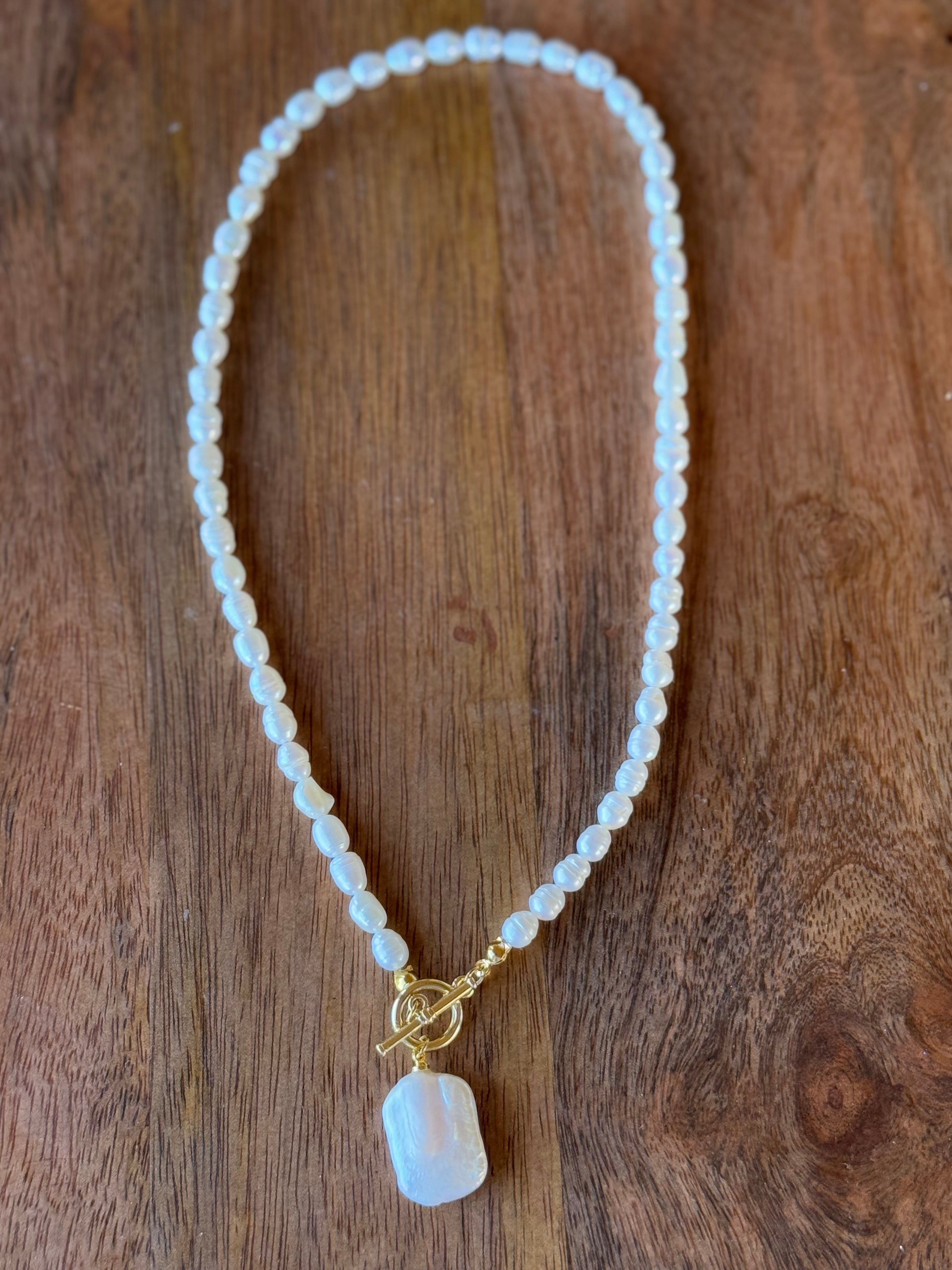 Freshwater Pearl Pendant Choker