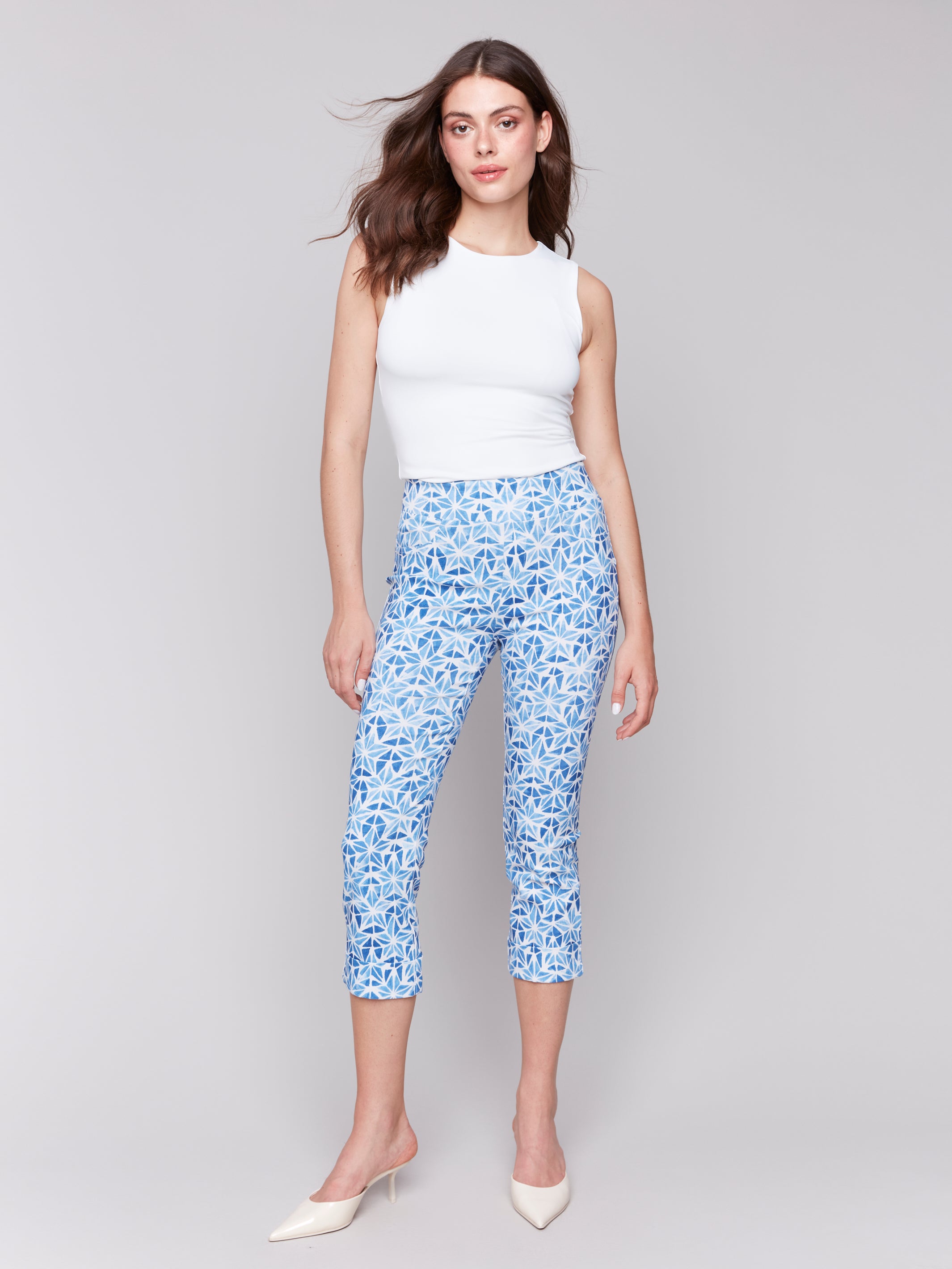 Charlie B Printed Stretch Pull On Capri Pant 