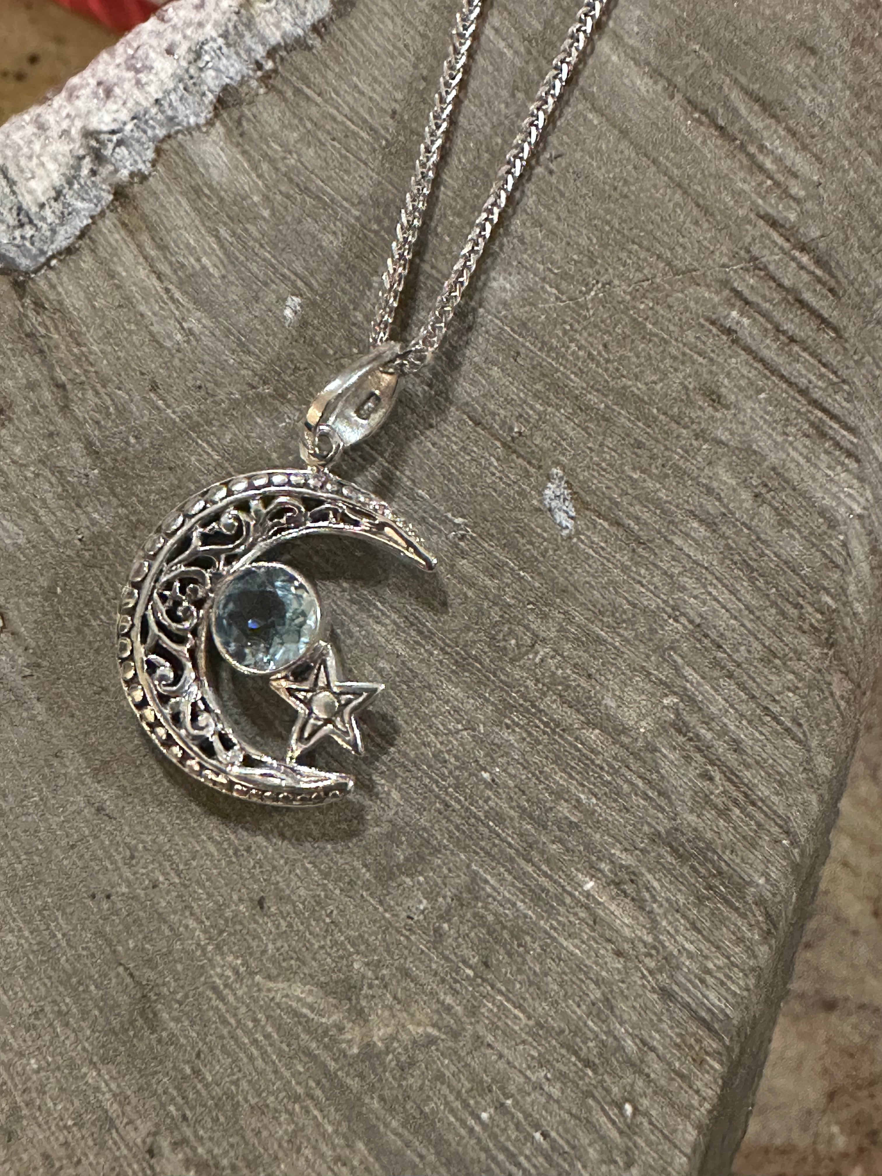 AYUN STERLING SILVER NECKLACE MOON AND STAR