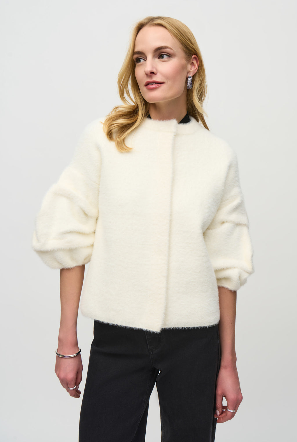 WINTER WHITE PUFF SLEEVE JACKET 244931