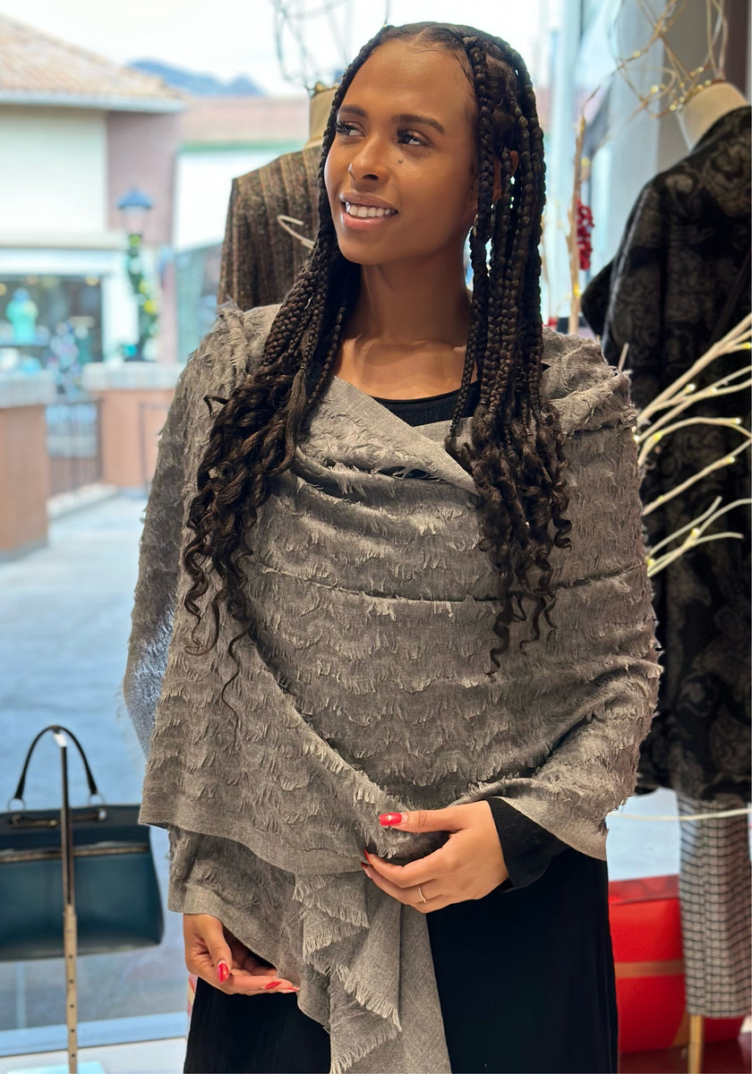 ESTÉ CASHMERE GREY WRAP Clutch